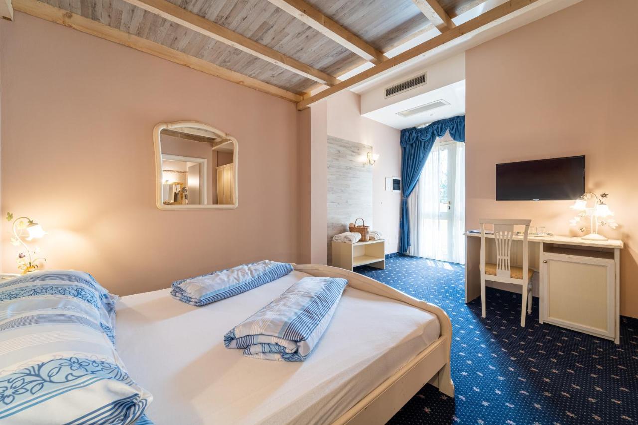 Borgo Dei Poeti Romantik Hotel Manerba del Garda Eksteriør billede