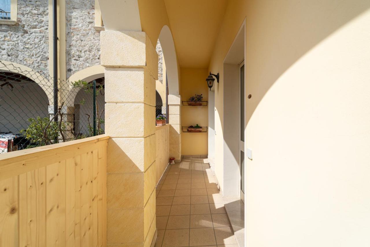 Borgo Dei Poeti Romantik Hotel Manerba del Garda Eksteriør billede
