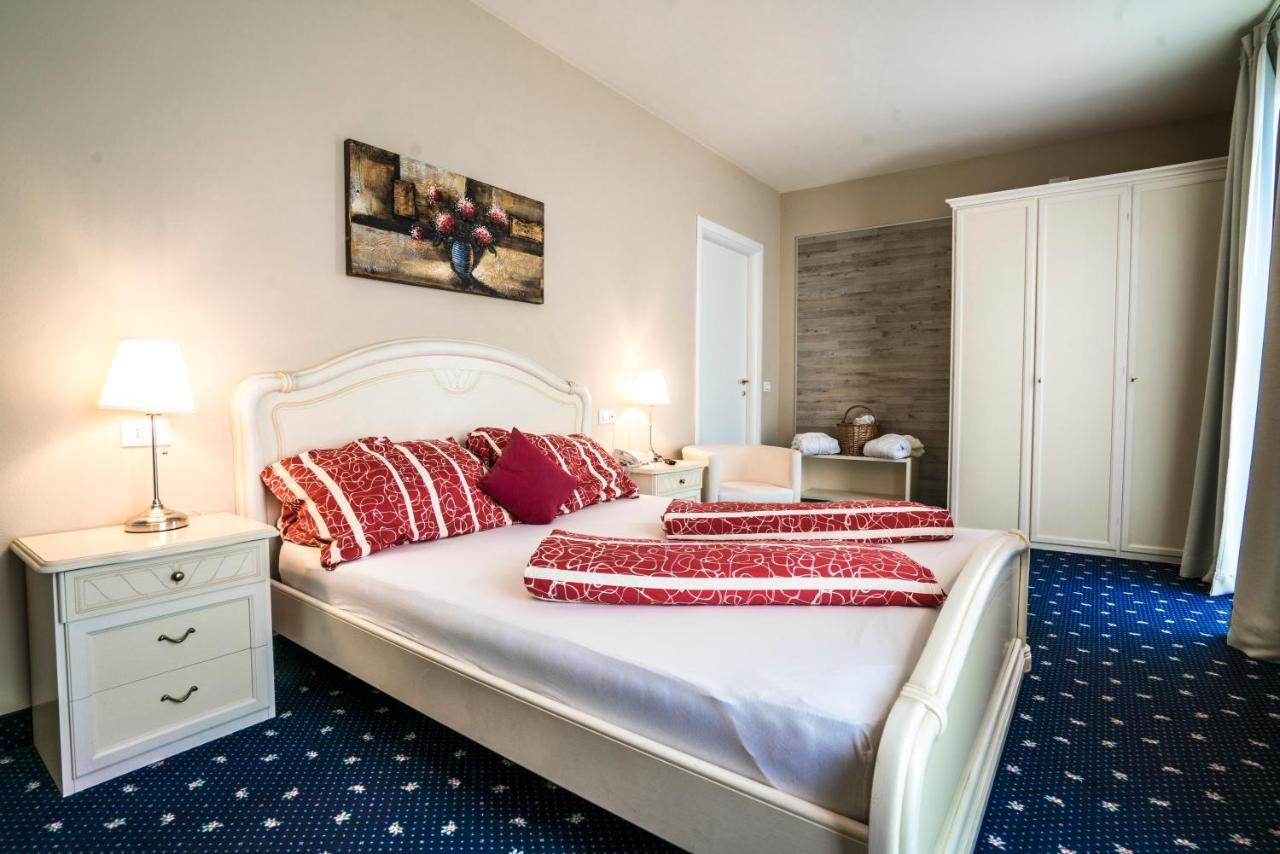 Borgo Dei Poeti Romantik Hotel Manerba del Garda Eksteriør billede