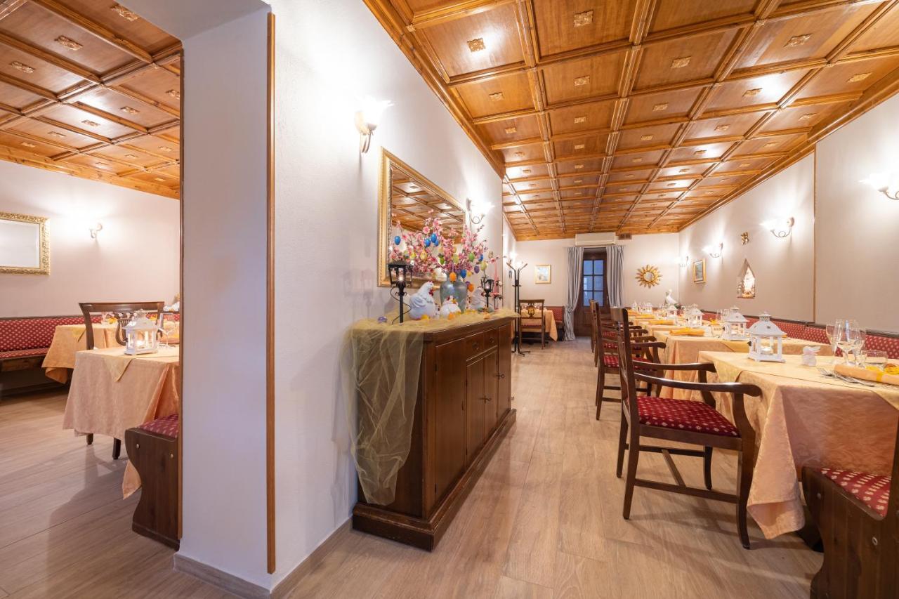 Borgo Dei Poeti Romantik Hotel Manerba del Garda Eksteriør billede