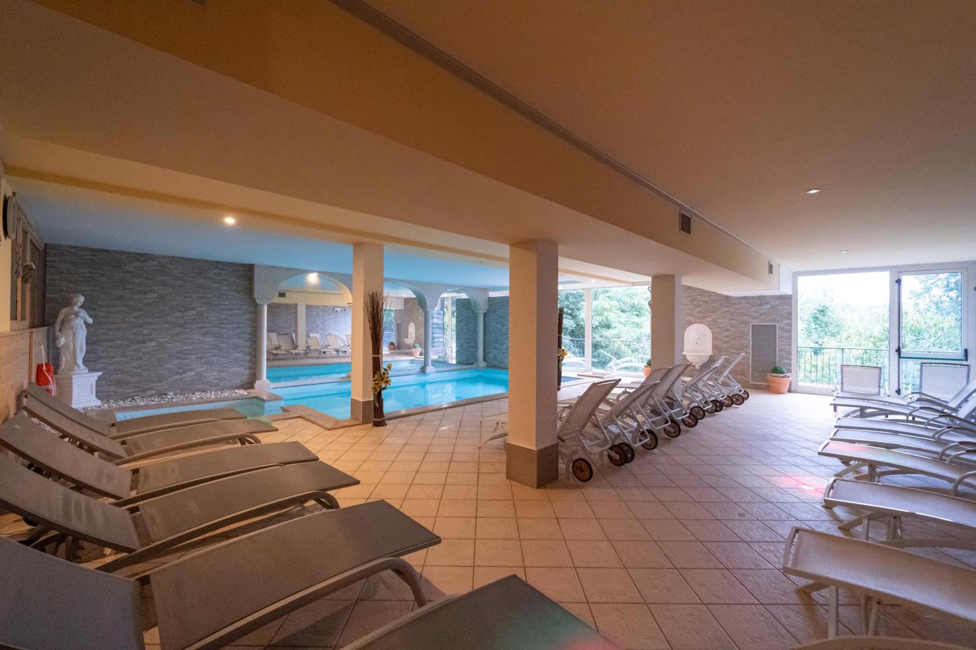 Borgo Dei Poeti Romantik Hotel Manerba del Garda Eksteriør billede