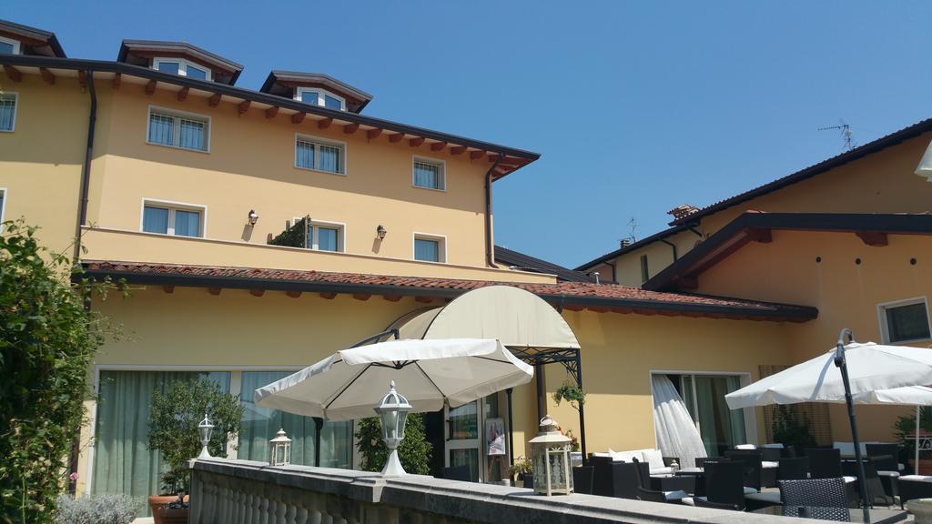 Borgo Dei Poeti Romantik Hotel Manerba del Garda Eksteriør billede