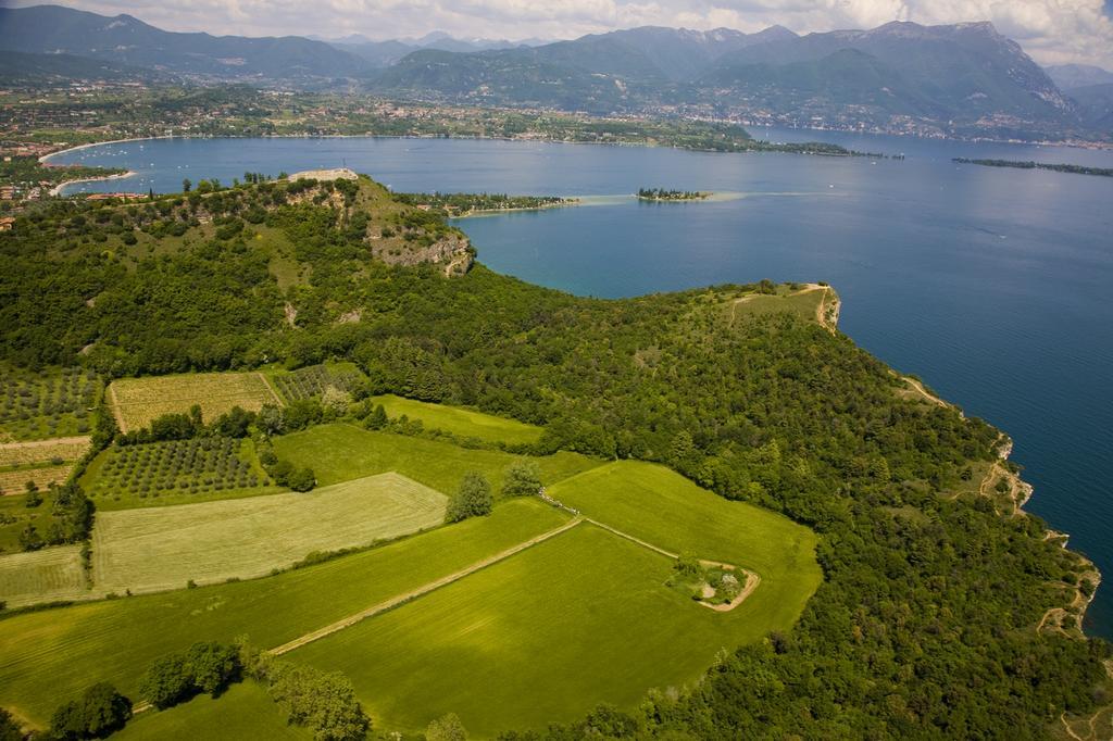 Borgo Dei Poeti Romantik Hotel Manerba del Garda Eksteriør billede