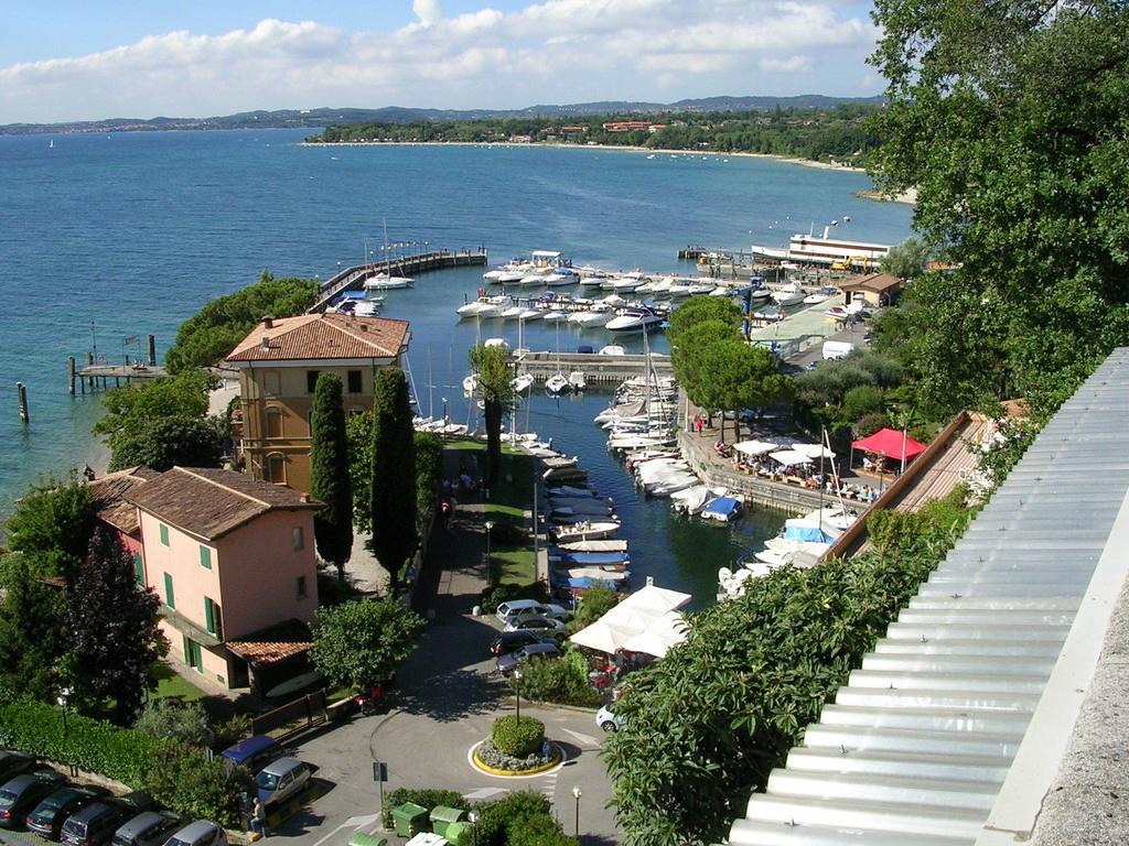 Borgo Dei Poeti Romantik Hotel Manerba del Garda Eksteriør billede