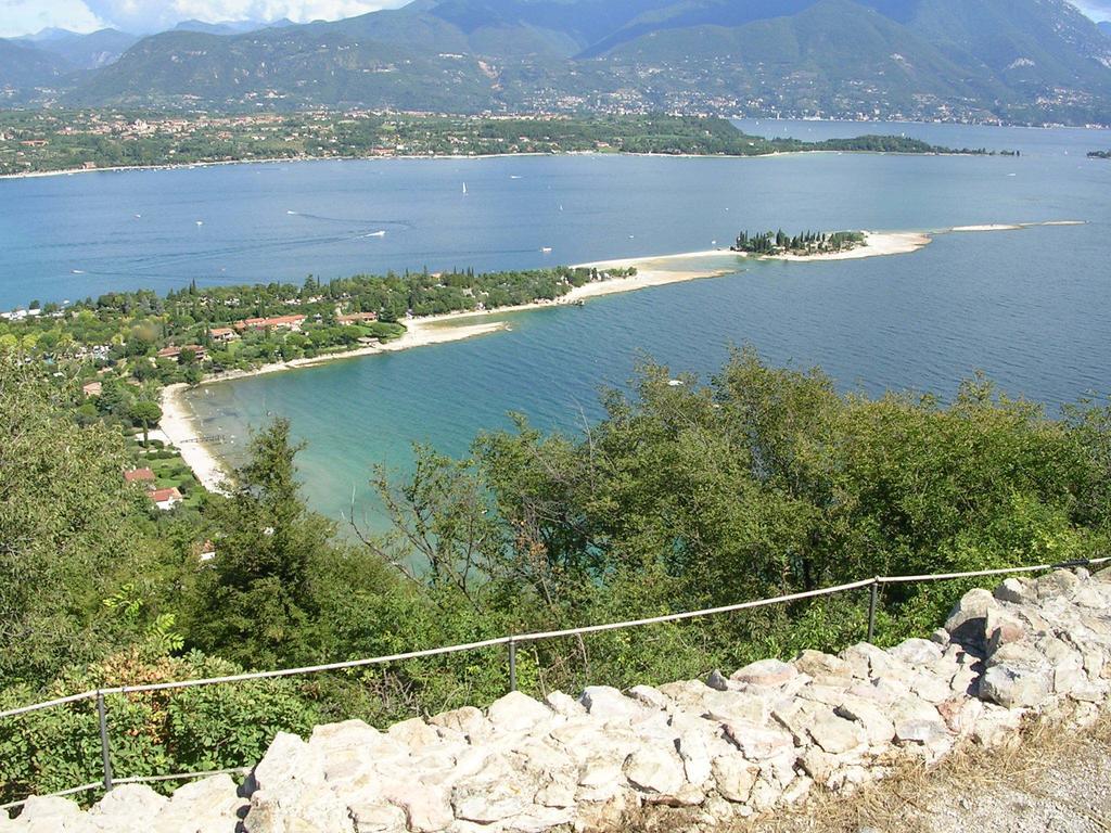 Borgo Dei Poeti Romantik Hotel Manerba del Garda Eksteriør billede