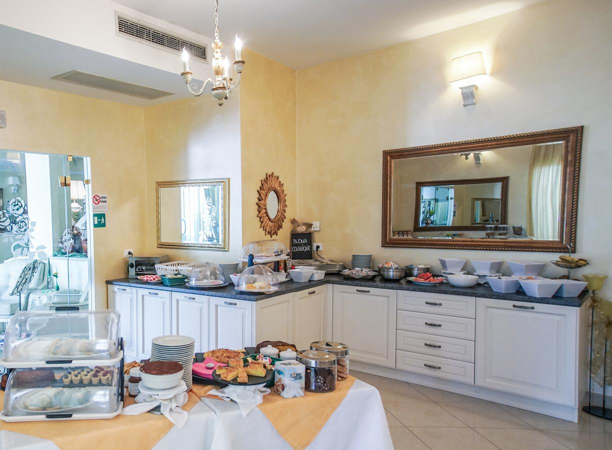Borgo Dei Poeti Romantik Hotel Manerba del Garda Eksteriør billede