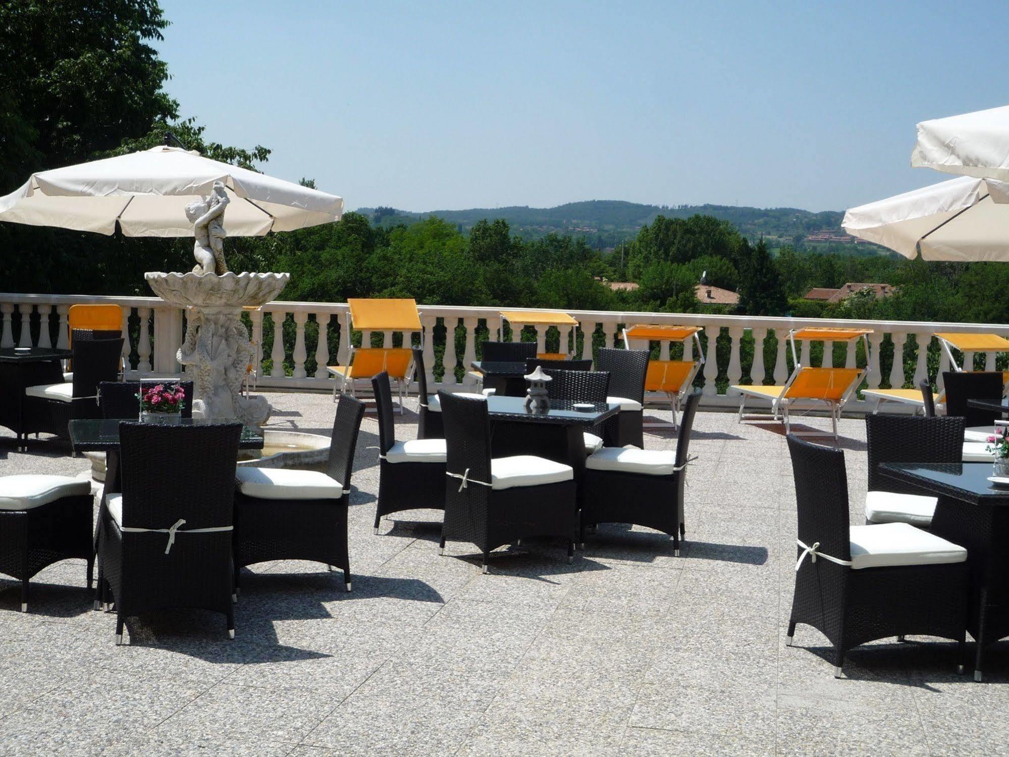 Borgo Dei Poeti Romantik Hotel Manerba del Garda Eksteriør billede
